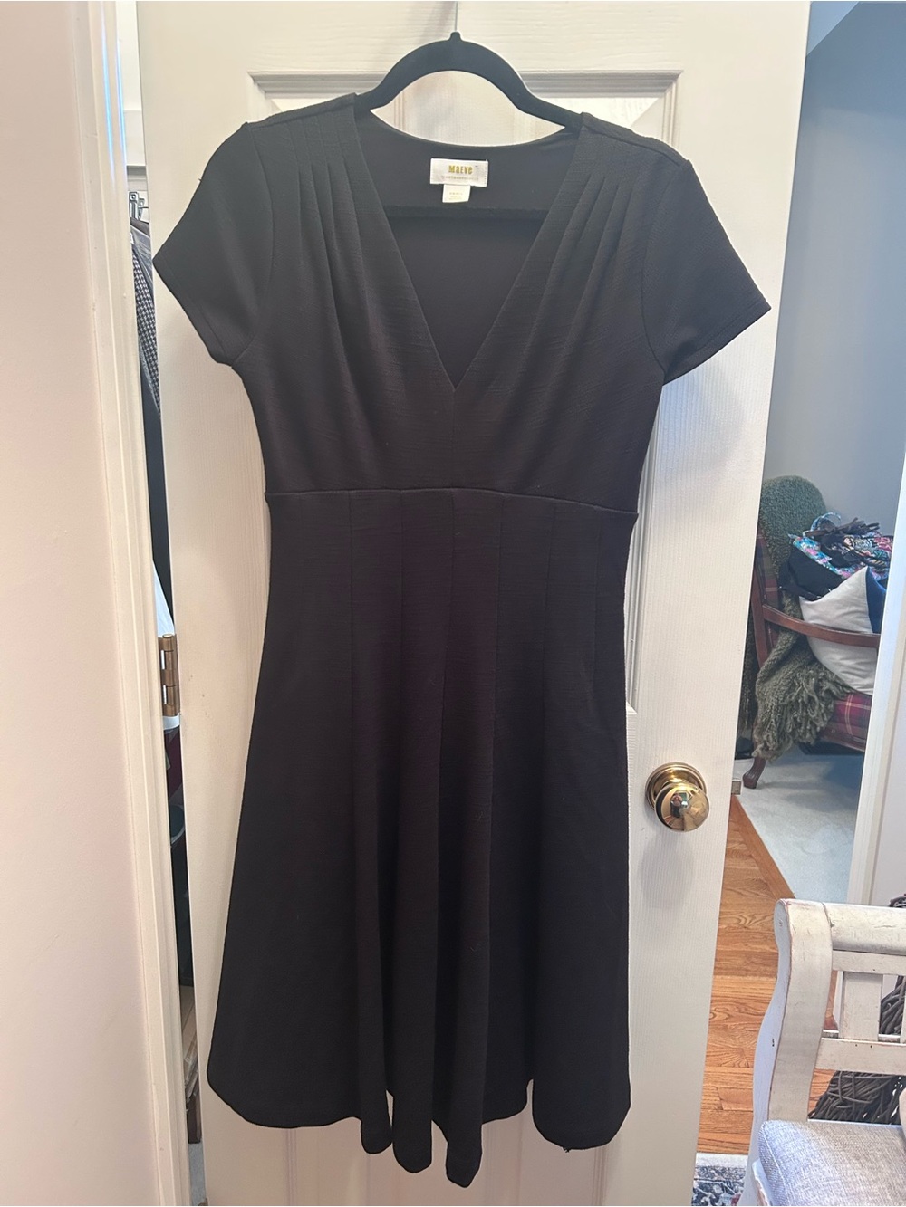 Maeve Black VNeck,Textured Knit,Short Sleeve,Skater Skirt,No Zipper,Midi Dress.S